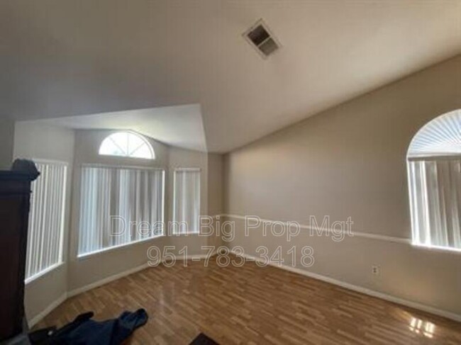 Building Photo - 1852 Rockcrest Dr