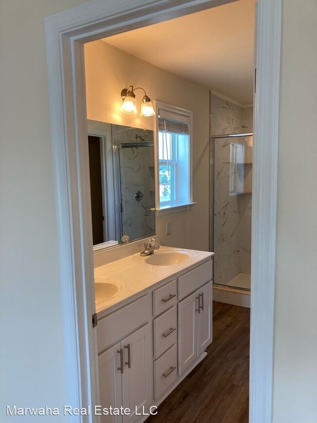 Building Photo - 3 br, 2.5 bath House - 604 Goddin Street