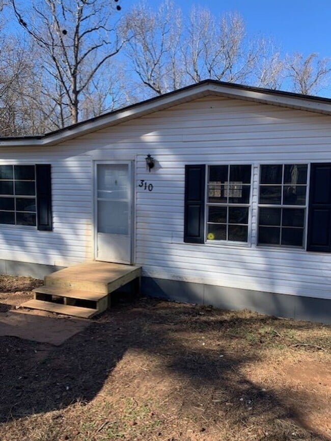 Building Photo - 310 Tibbs Dr