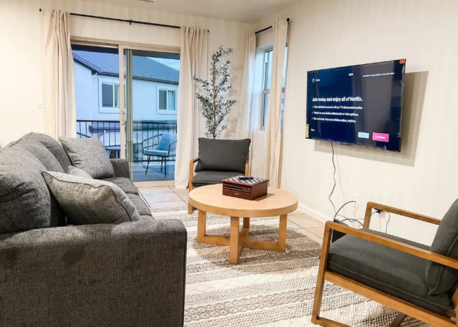 Building Photo - 8503 E Leigh Dr