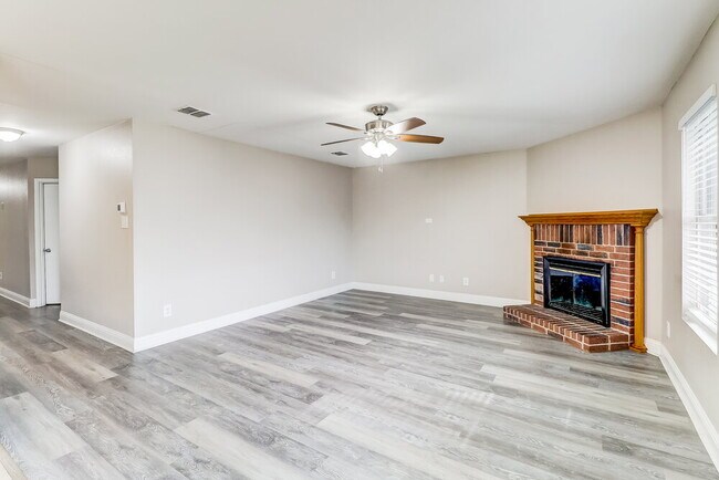 Building Photo - 1477 Hickory Creek Ln