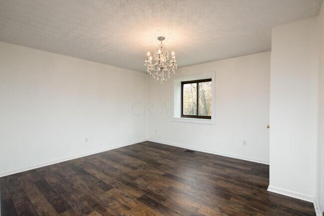 Building Photo - 3203 Summerdale Ln