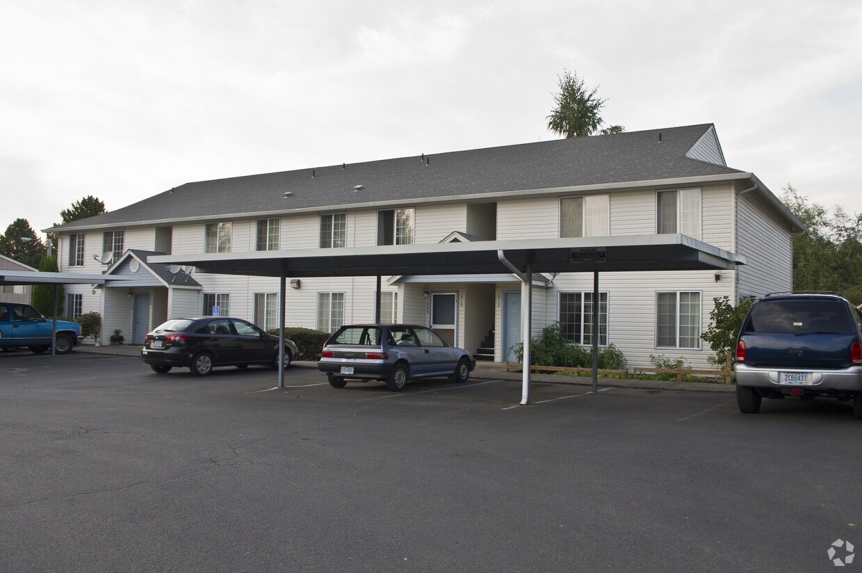 1005 Bryan Ct, Silverton, OR 97381 Apartments in Silverton, OR