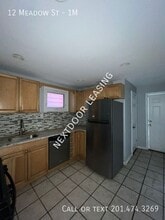 Building Photo - 12 Meadow St