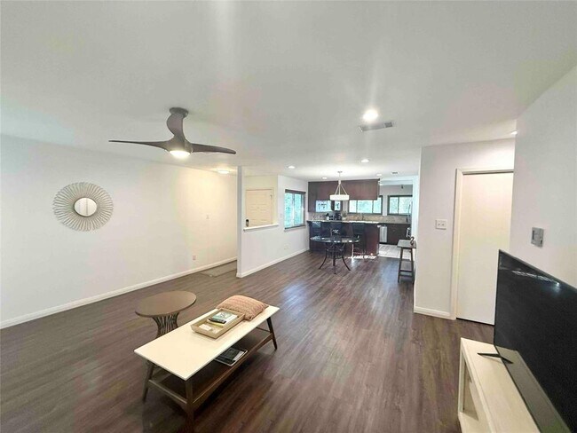 Foto del edificio - 5101 Ganymede Dr