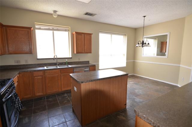 Foto del edificio - 3500 Cherry Blossom Ln