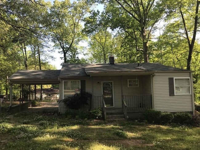 2br, 1 ba in Augusta Road Area - Alquileres en Greenville, SC