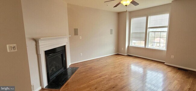 Building Photo - 2709 Sunnyside Ln