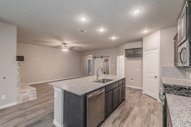 Foto del edificio - Brand New Home in Weatherford – A Must-See!