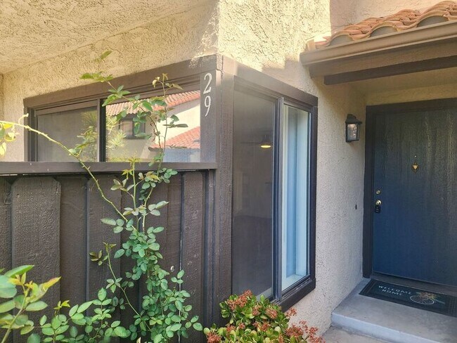 Foto del edificio - 5151 Walnut Ave