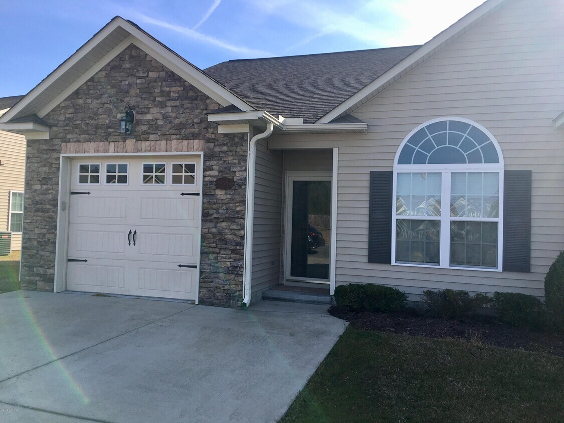 3356 Ellsworth Dr, Greenville, NC 27834 Townhome Rentals in