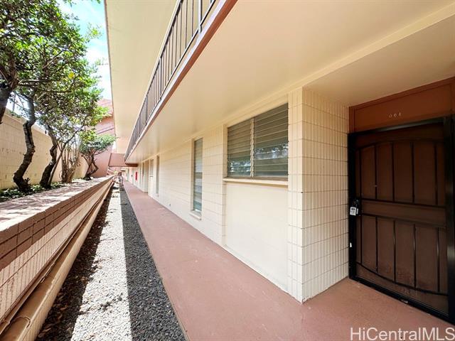 Building Photo - 98-729-729 Moanalua Loop