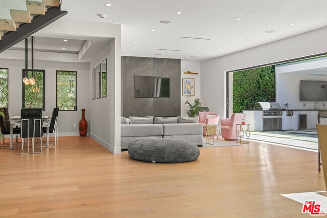 Foto del edificio - 13812 Cumpston St