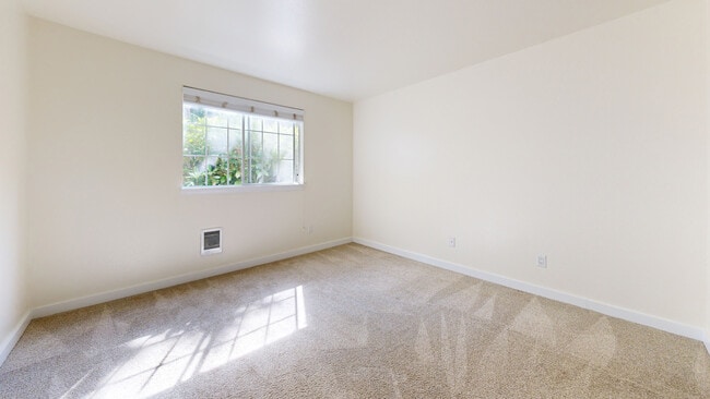 Interior Photo - Hunt Club
