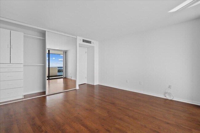 Foto del edificio - 5200 N Flagler Dr