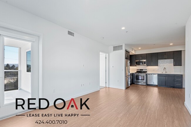 Building Photo - 11405 Chandler Blvd