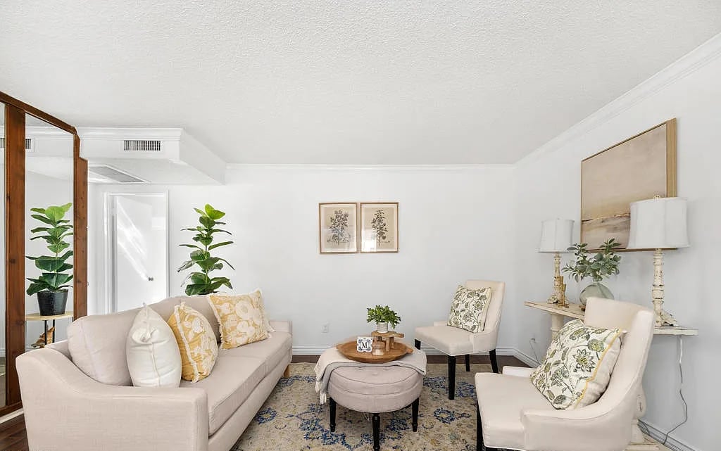 Primary Photo - Welcome to this charming, spacious 1-bedro...