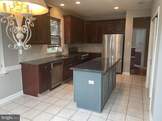 Building Photo - 14 Lady Slipper Ln