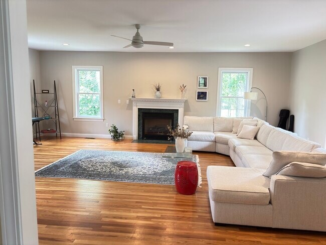 Building Photo - 135 Shawsheen Rd