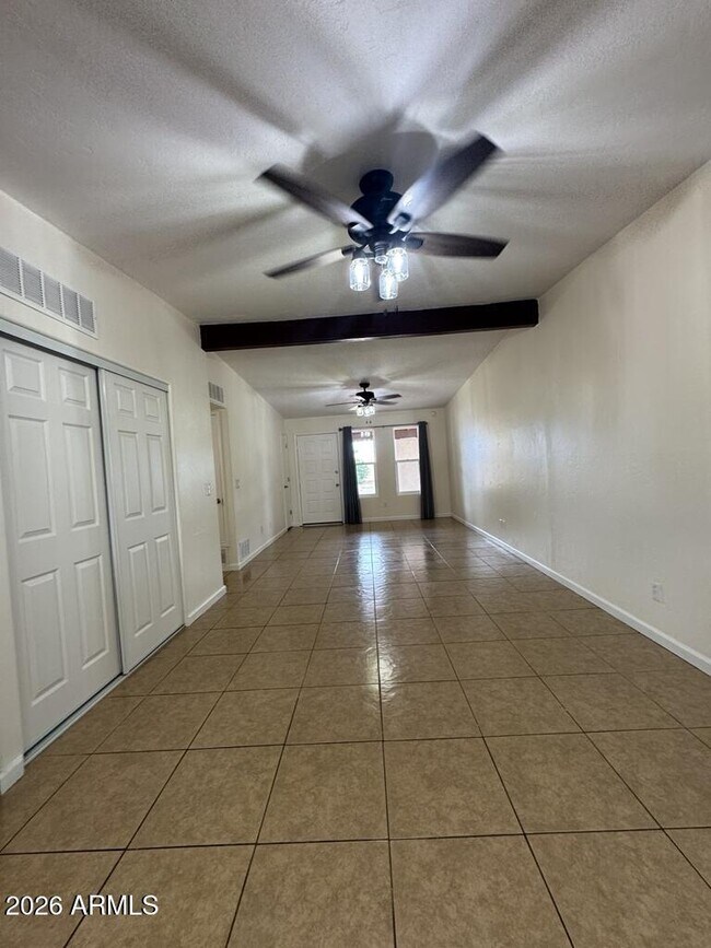 Foto del edificio - 860 Catalina Dr