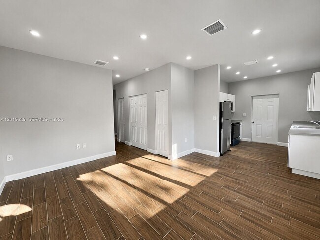 Building Photo - 4721 NW 15th Ct