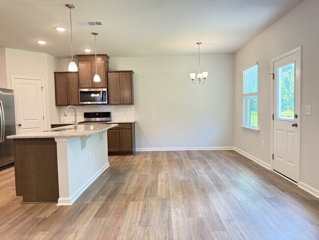 Foto del edificio - Brand-New 4 Bedroom Home with Loft & Resort-Style Amenities
