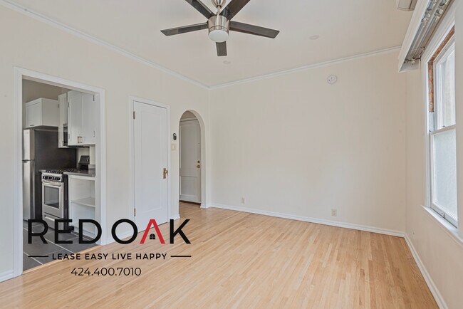 Foto del edificio - 852 N Oxford Ave