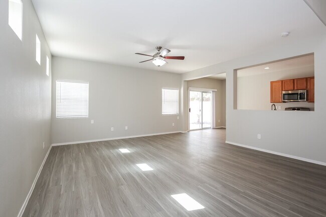 Foto del edificio - 5905 N Victory Point St