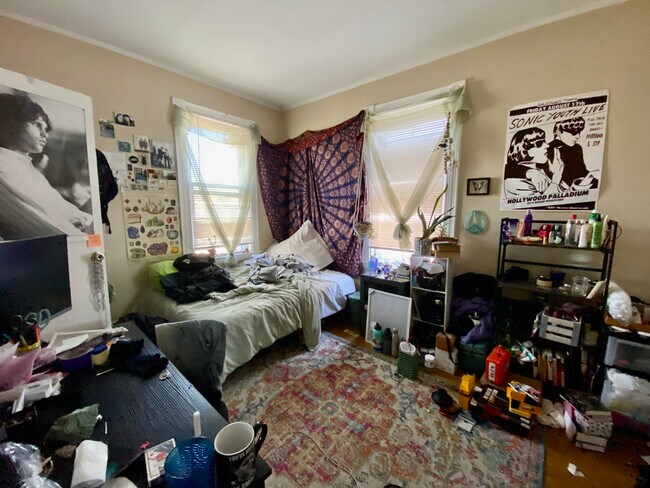 Building Photo - 51 Hillside St