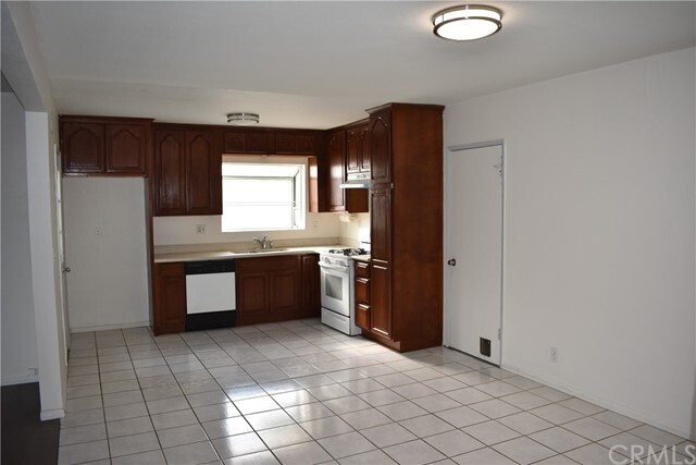 Building Photo - 1437 W Hollowell St