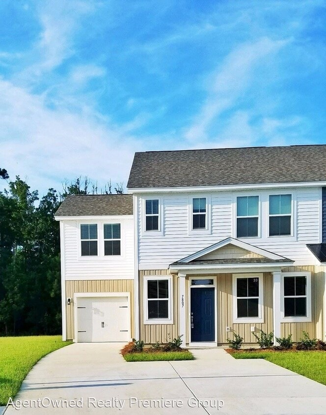 Primary Photo - 4 br, 2.5 bath House - 7807 Montview Road