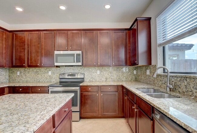 Building Photo - 8834 Willow Cove Ln