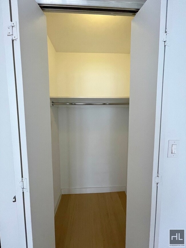 Foto del edificio - East 39th Street--No Broker Fee