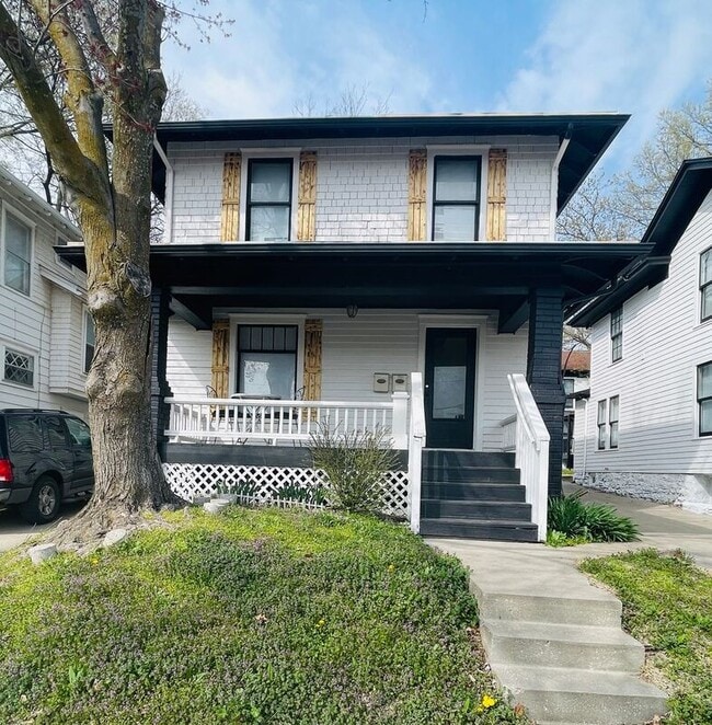 Building Photo - 518 W Lexington Ave