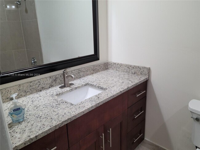 Foto del edificio - 9340 E Daffodil Ln