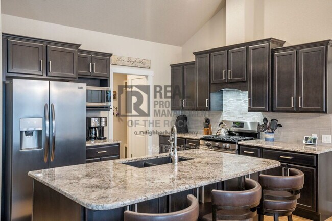 Foto del edificio - 3806 Edison Ave