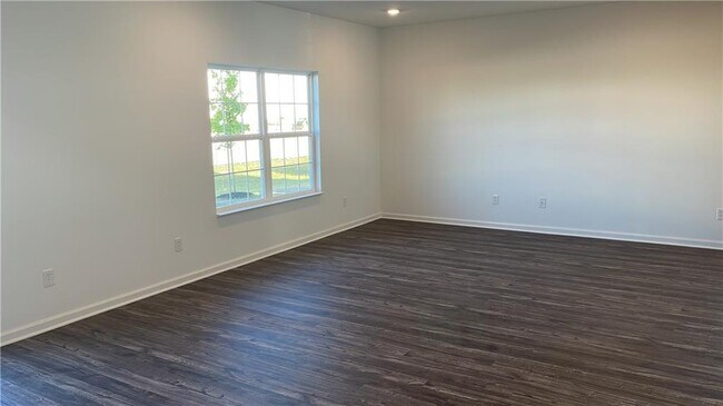 Building Photo - 5178 Bramwell Ln