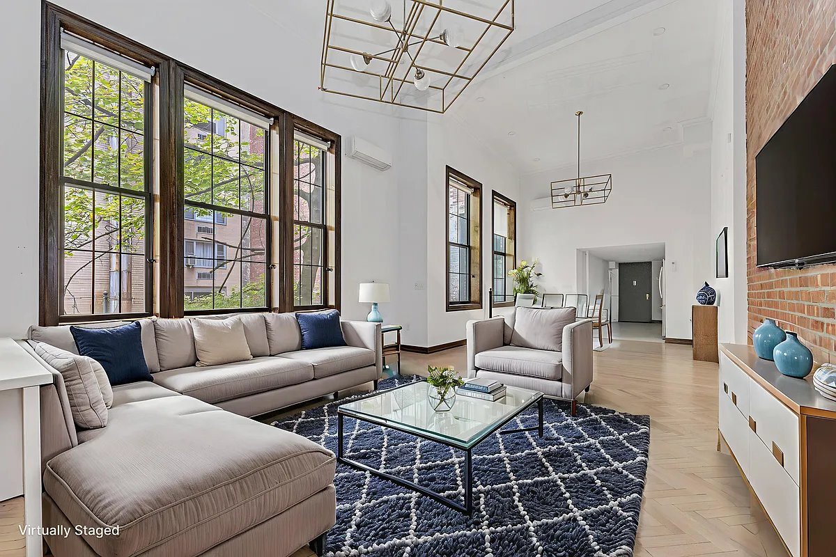 Foto principal - 121 E 37th St