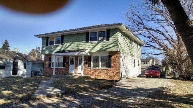 Building Photo - 5262 N. 62nd Street - 3 Bedroom Townhouse