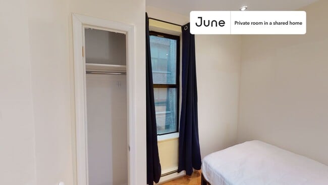 Building Photo - Private bedroom in 4 bed/1 bath Home