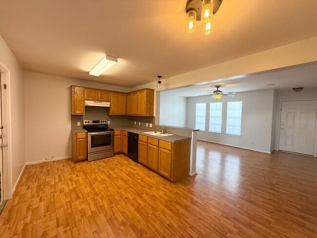 Foto del edificio - Great home in Saddle Brook