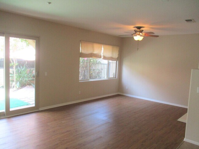 Foto del edificio - Beautiful  Escala Townhome  in Resort Styl...