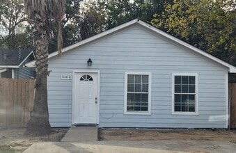 Building Photo - 13802 Hooper Rd