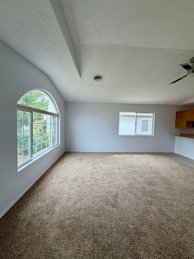 Building Photo - Beautiful 3 Bedroom in Farmington, NM