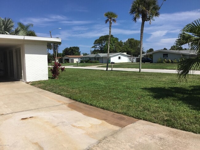 Building Photo - 383 Cyprus Dr