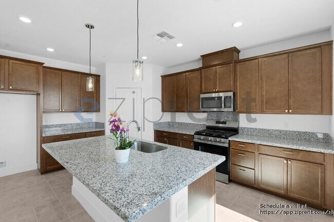 Foto del edificio - 8088 Monterey Pebble Wy