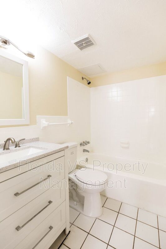 Foto del edificio - 1629 W Oak Ridge Rd
