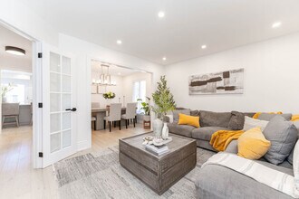 Building Photo - 54 Glenmanor Dr