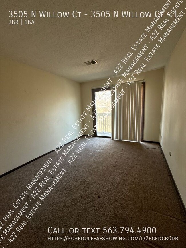 Building Photo - 2 bedroom, 1 bath move in ready- walking d...