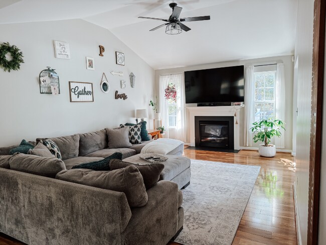 Foto del edificio - 11812 Wilderness Park Dr